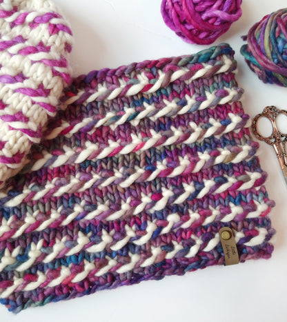 Twisted Candy Cowl Pattern