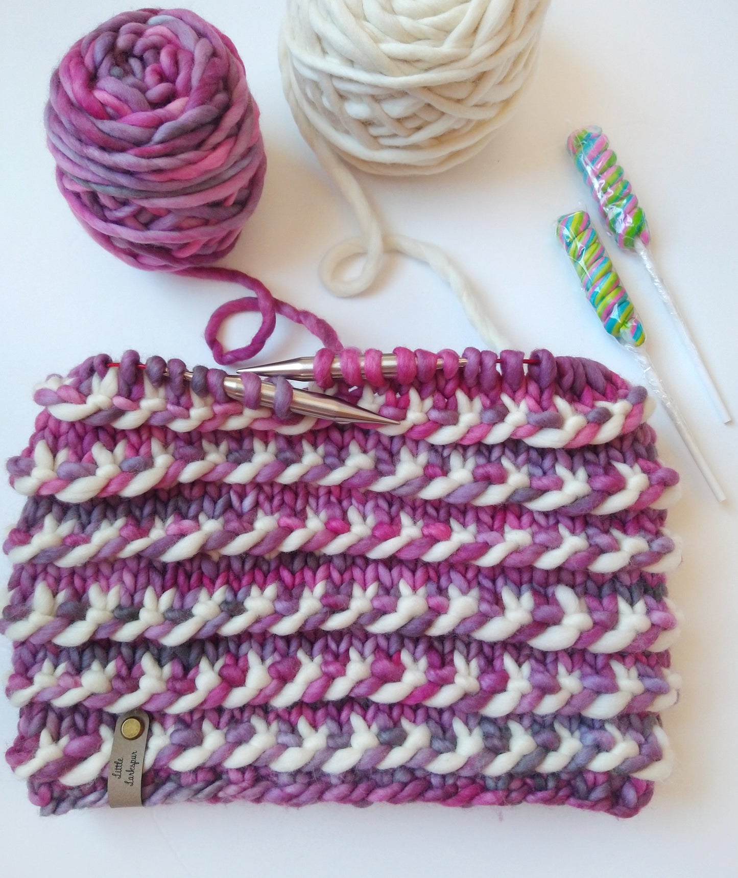 Twisted Candy Cowl Pattern