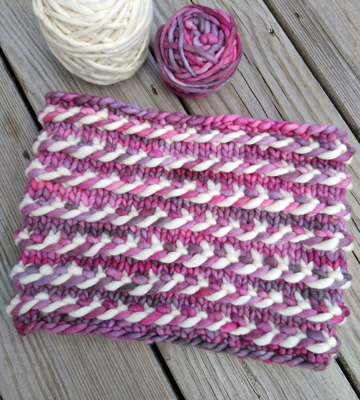 Twisted Candy Cowl Pattern
