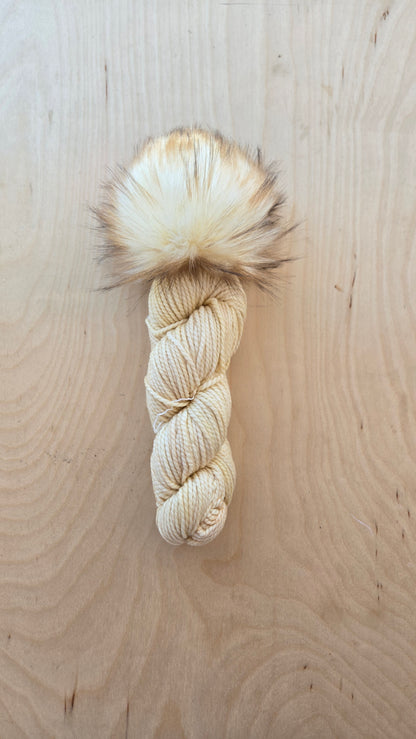 VIENTOS Yarn + Pom Kit: Ivory
