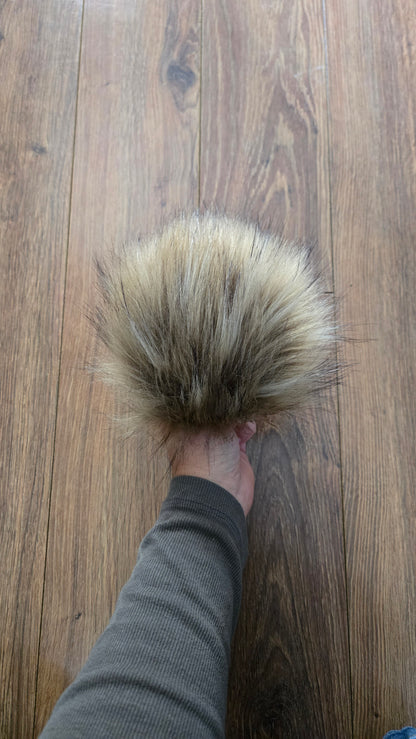 Pecan Sandies - Pom Pom by Sugar Maple Fibers