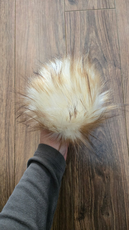 Latte - Pom Pom by Sugar Maple Fibers