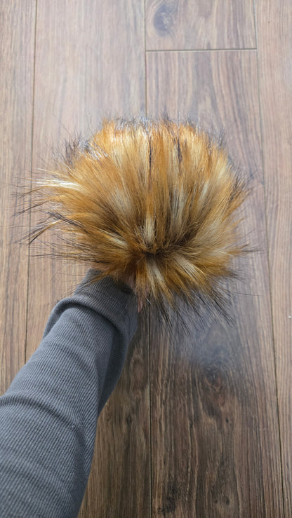 Vanilla Coke - Pom Pom by Sugar Maple Fibers