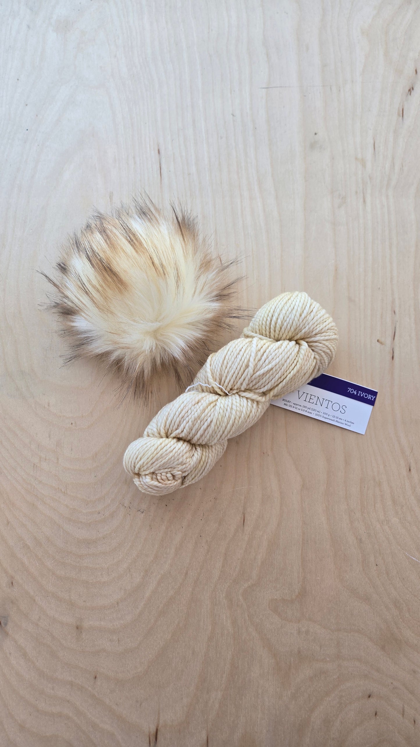 VIENTOS Yarn + Pom Kit: Ivory