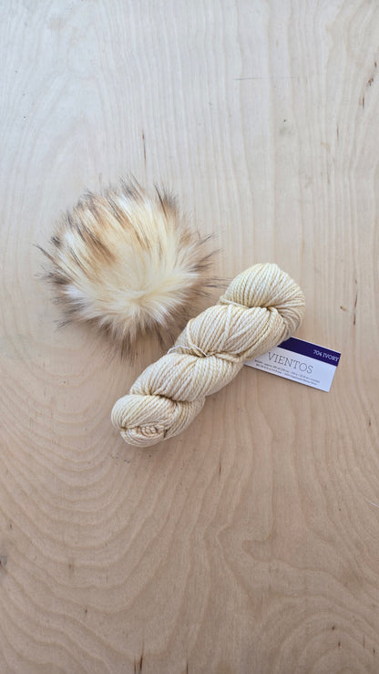 VIENTOS Yarn + Pom Kit: Ivory