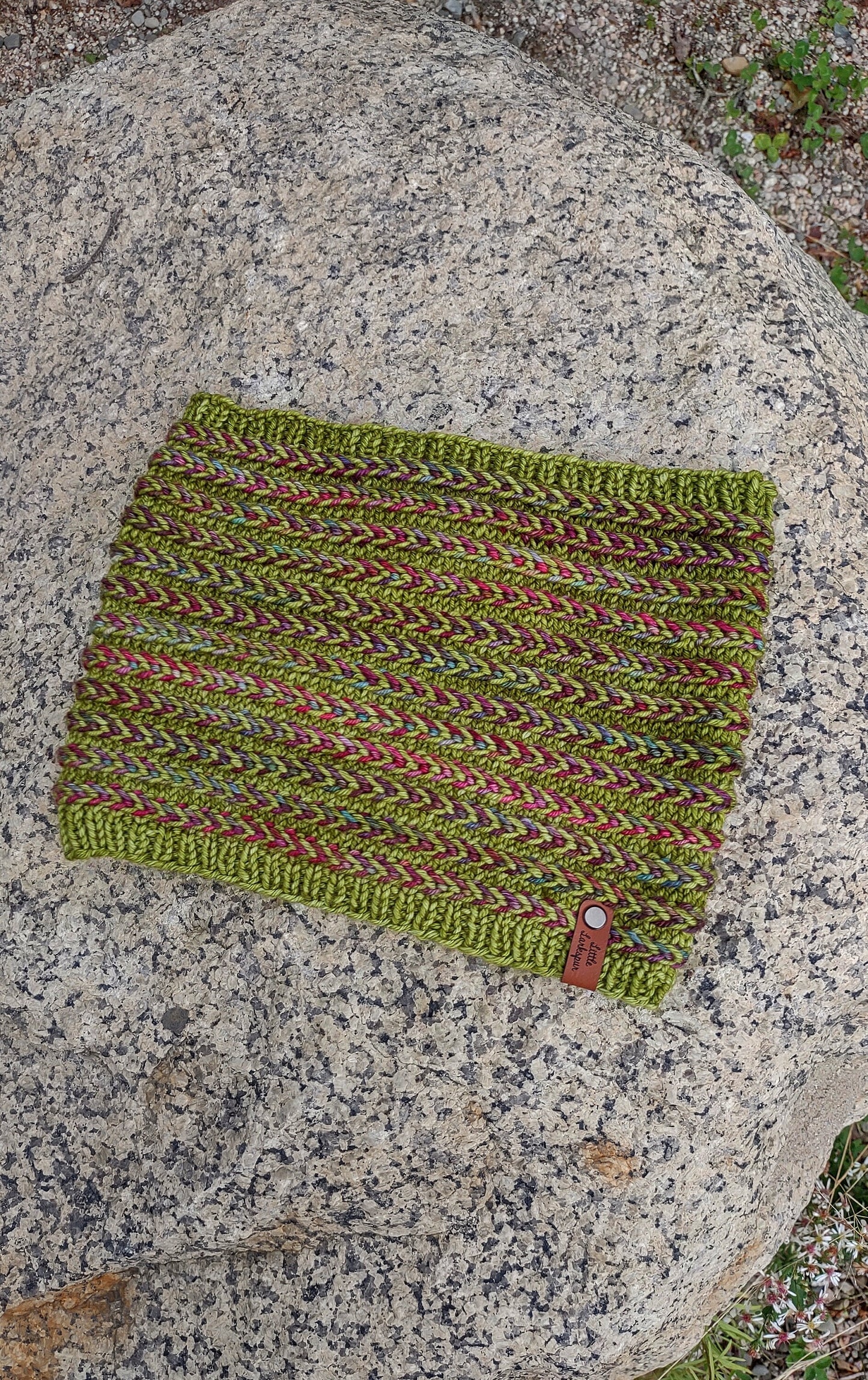 Lichen Green Adult Hand Knit Cowl. Lightweight Luxury Knitted Cowl. 100% Merino Wool Knit Cowl. Soft Cozy Circle Scarf. Mini Braids Cowl